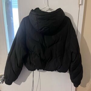 Boohoo Cropped Black Puffer Coat Woman’s size 10 (Large)